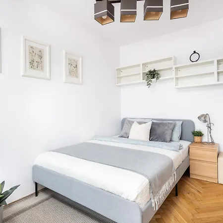 Superapart Kilinskiego 3, Cozy Urban Retreat, Perfect For Couples Warsaw