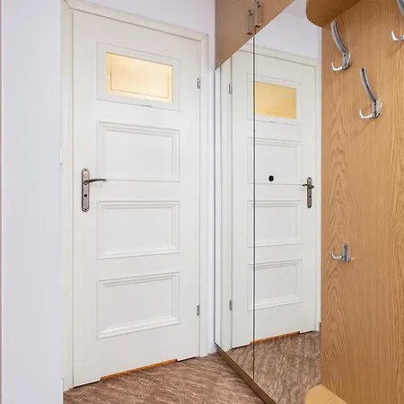 Daire Superapart Kilinskiego 3, Cozy Urban Retreat, Perfect For Couples Varşova